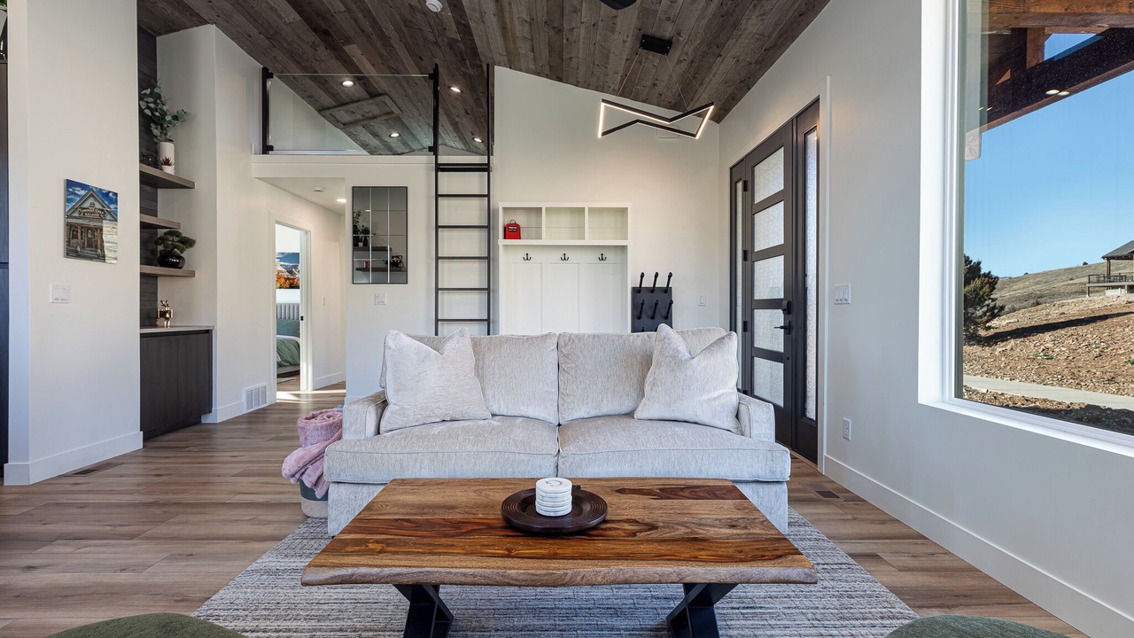 Photo of Livingroom in Eden