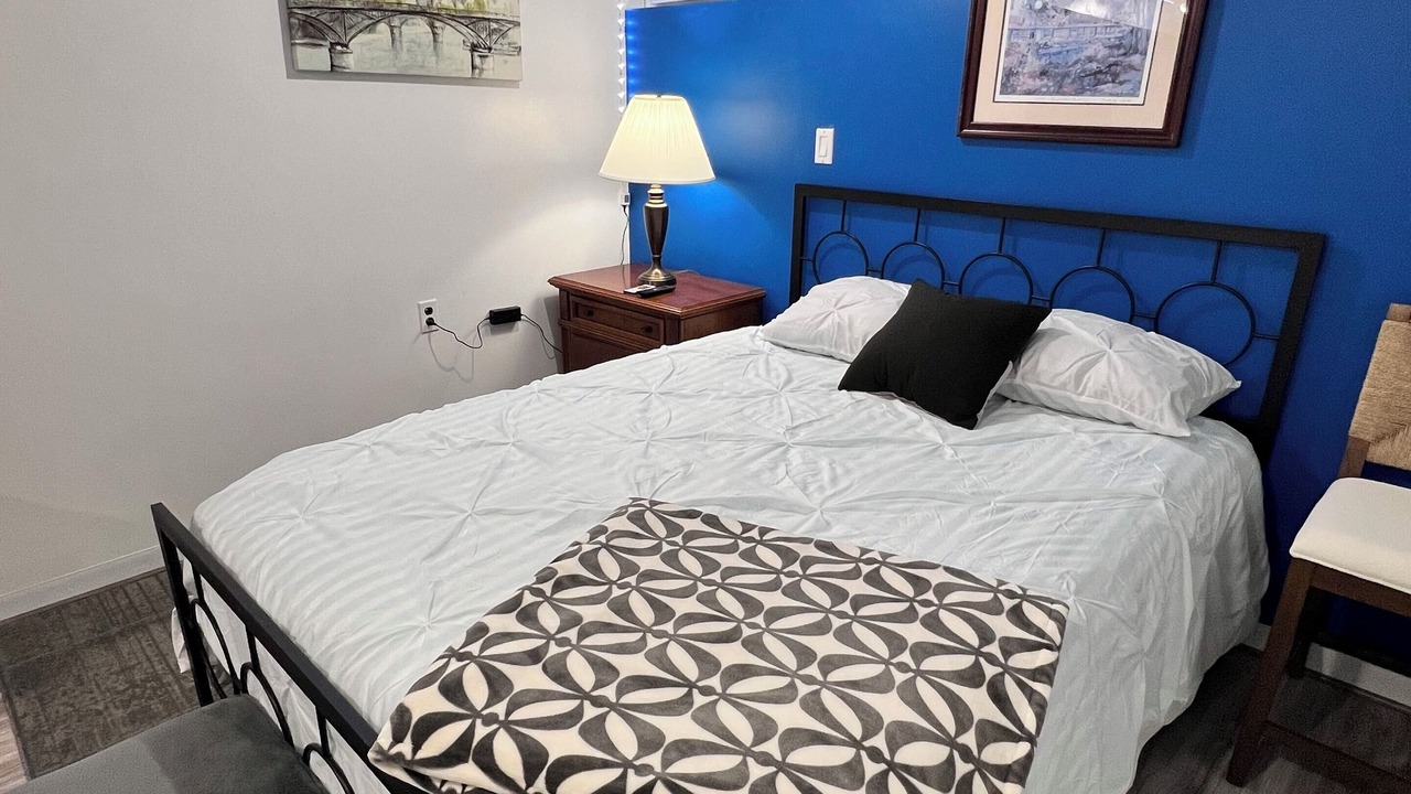 Photo of Bedroom in Cave Spring