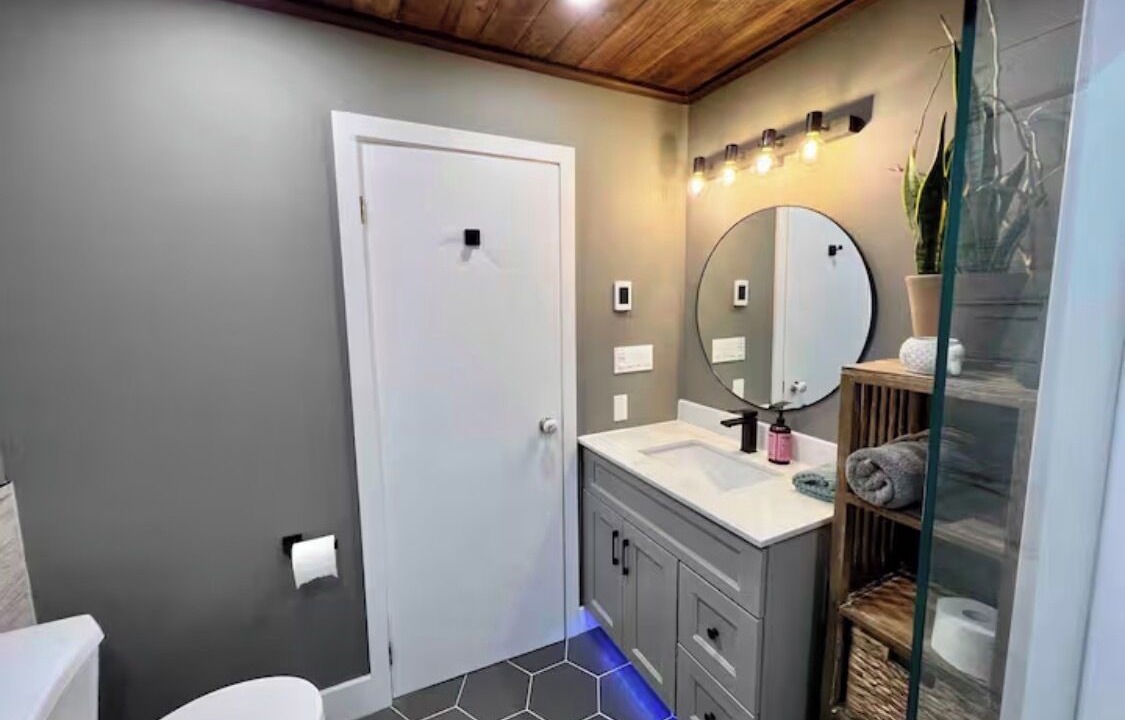 Photo of Bathroom in Oro-Medonte