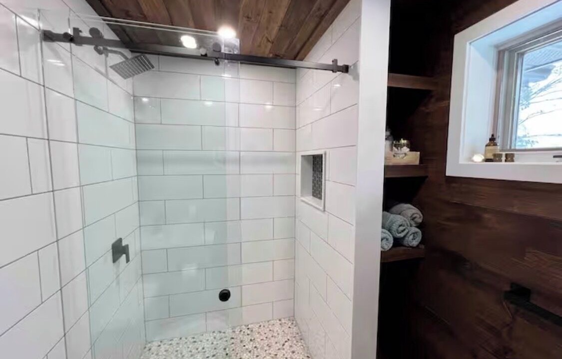 Photo of Bathroom in Oro-Medonte