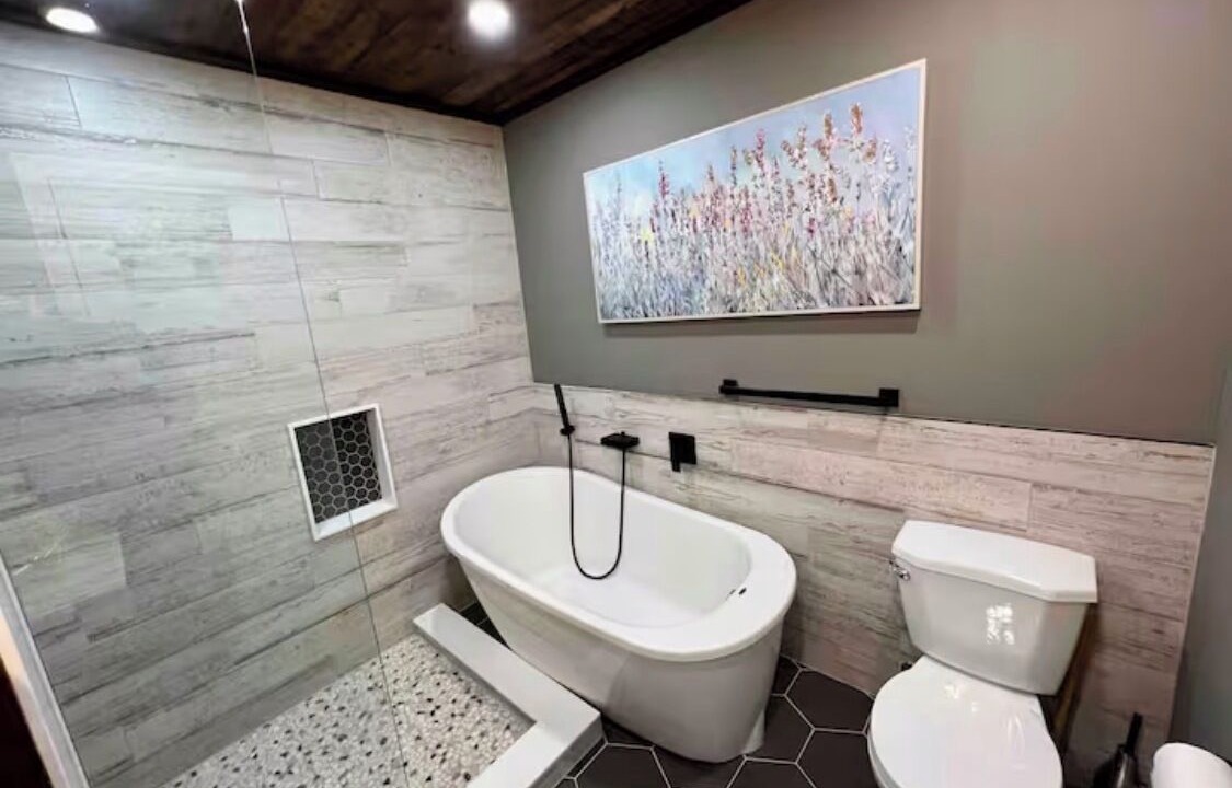 Photo of Bathroom in Oro-Medonte