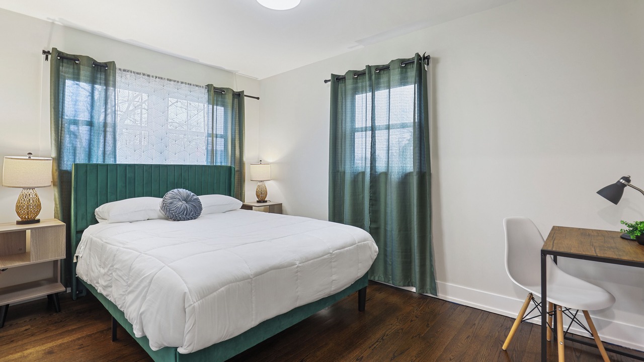 Photo of Bedroom in Arlington Heights