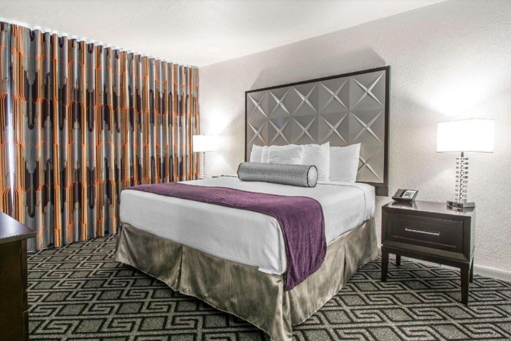 Photo of Bedroom in Surfside