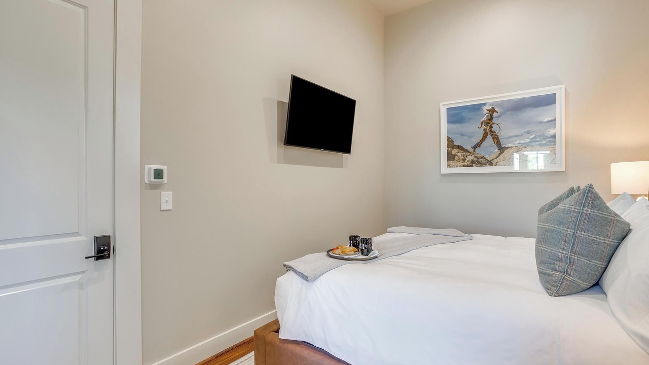 Photo of Bedroom in Granbury