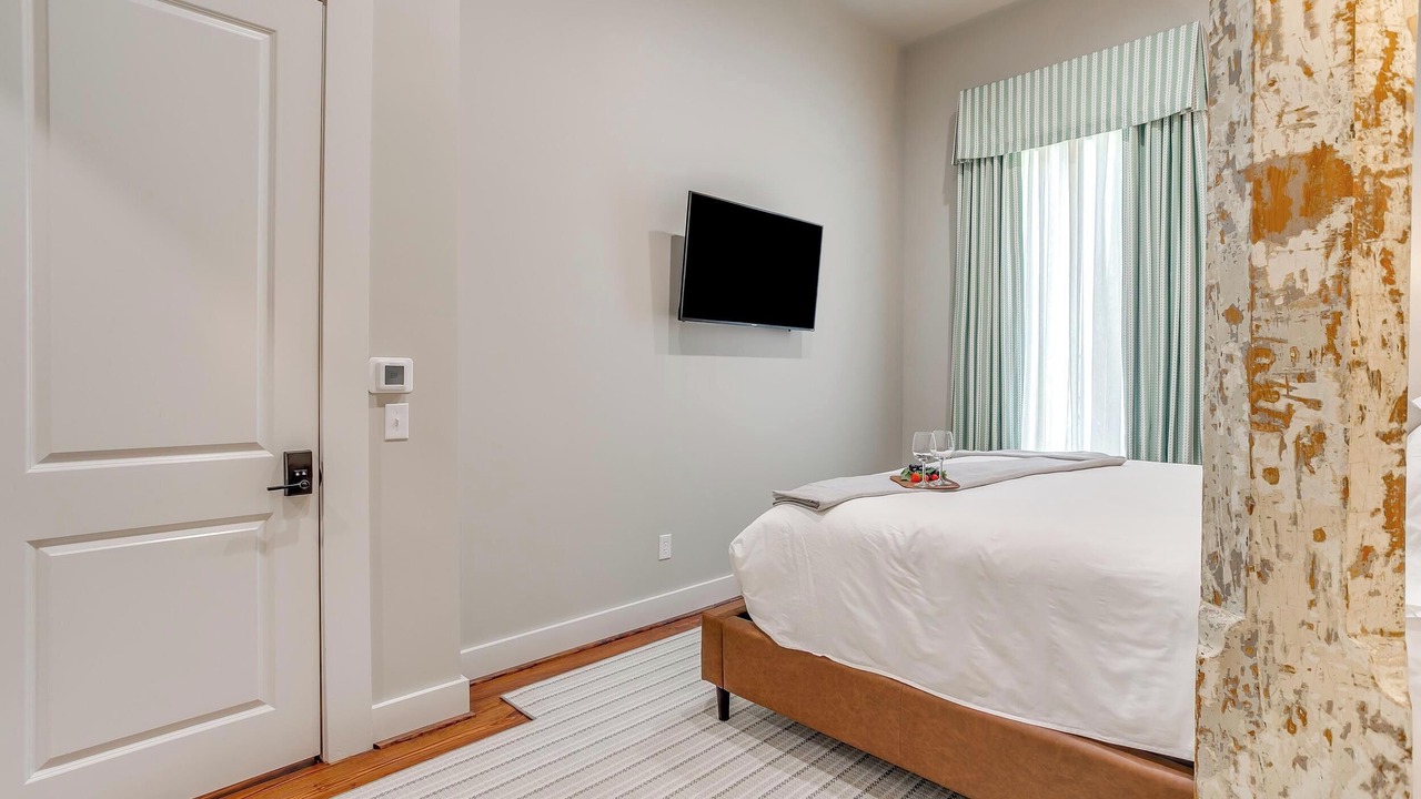 Photo of Bedroom in Granbury