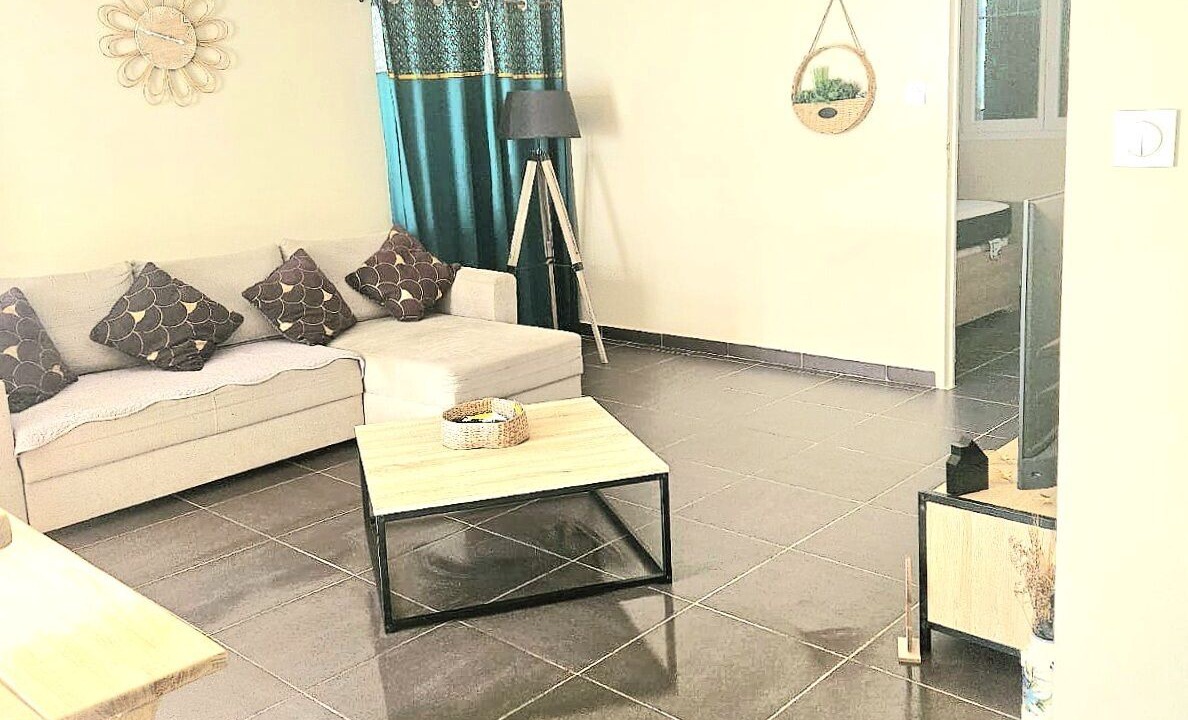 Photo of Livingroom in Issanlas