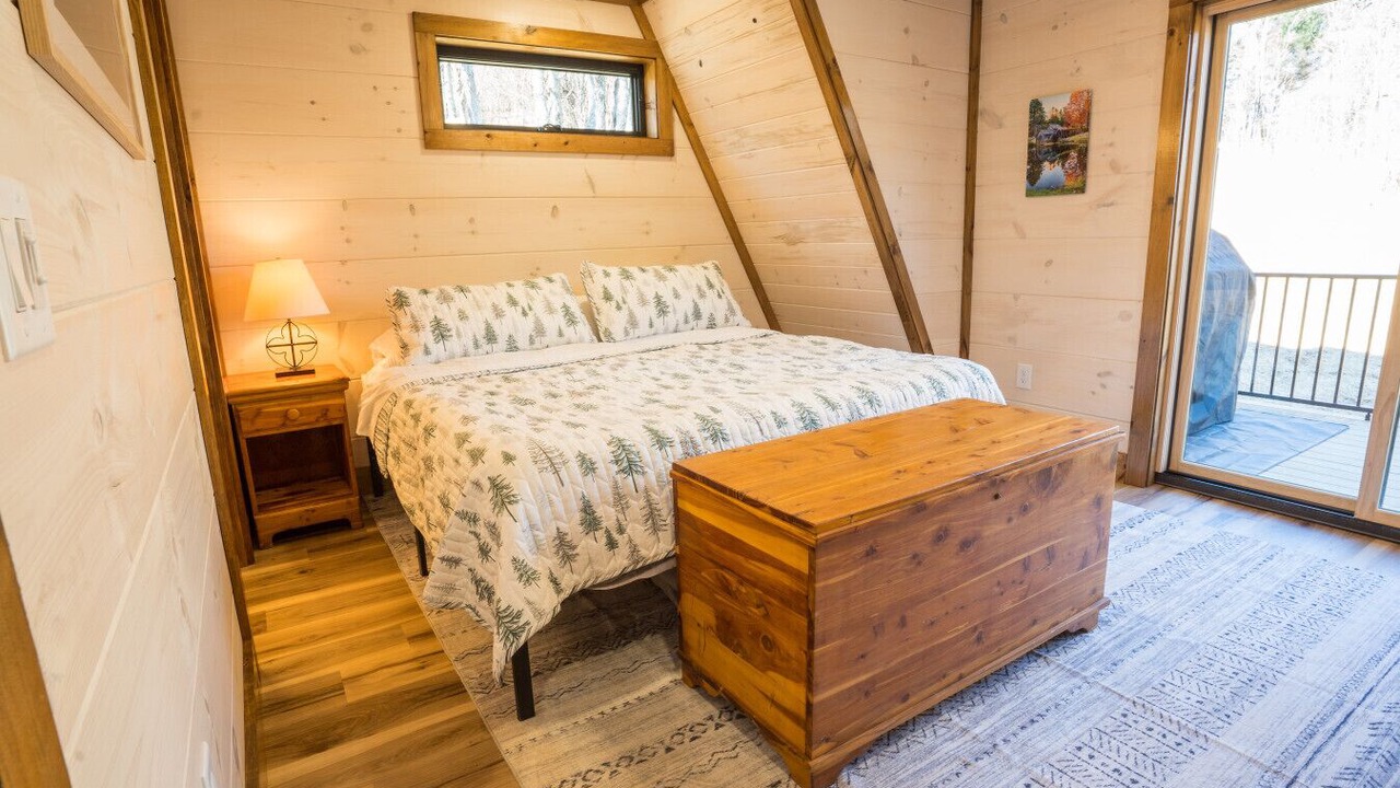 Photo of Bedroom in Burks Fork