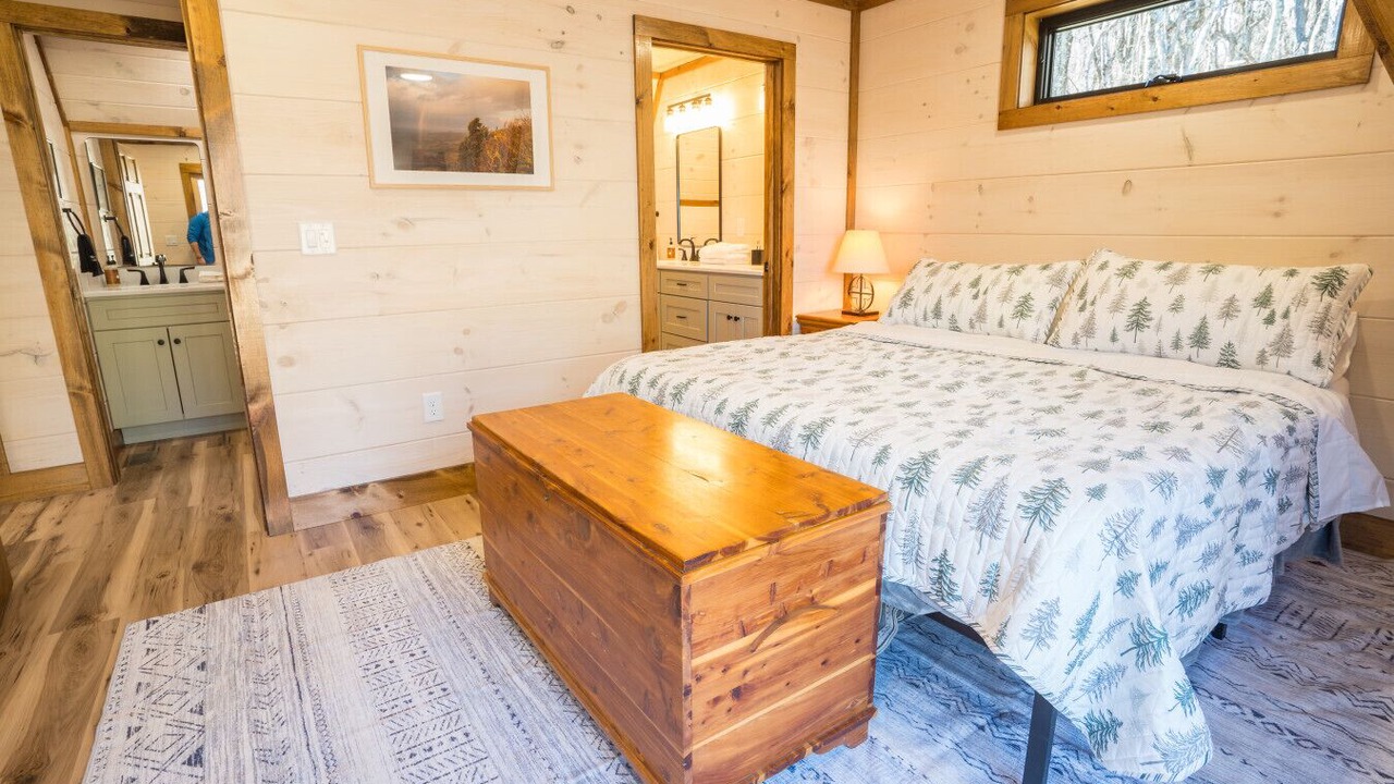 Photo of Bedroom in Burks Fork