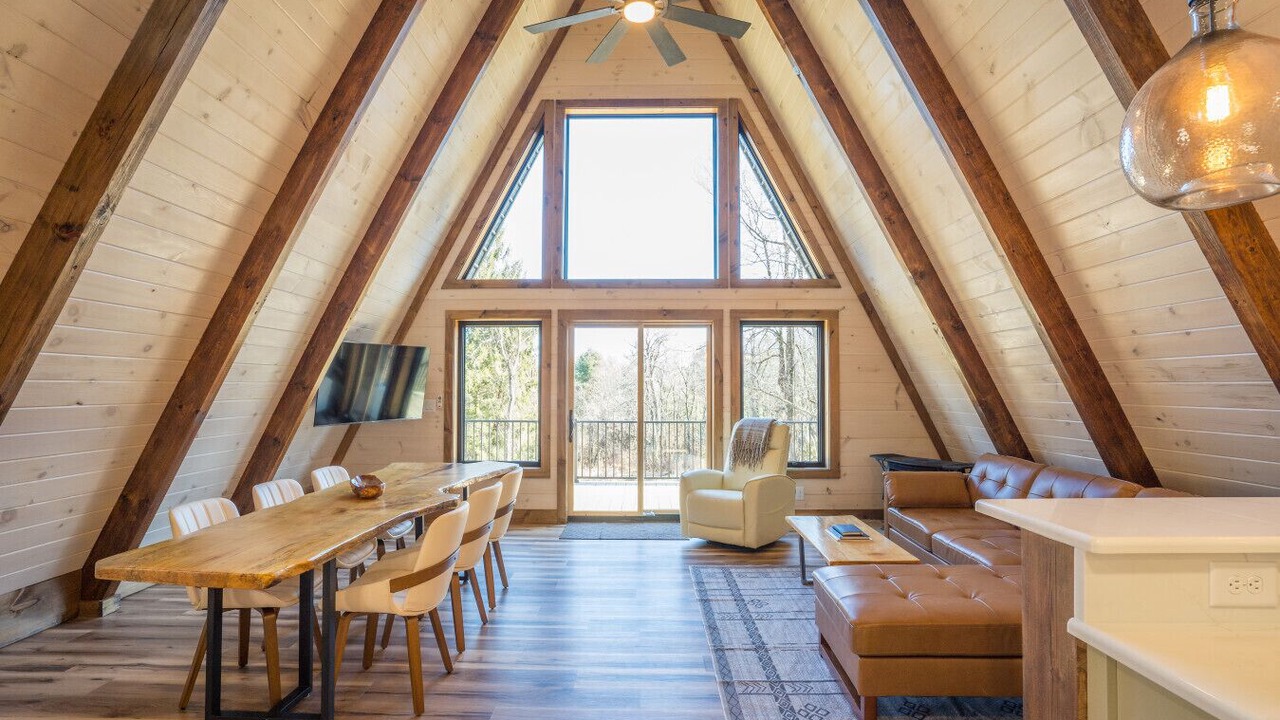 Photo of Livingroom in Burks Fork