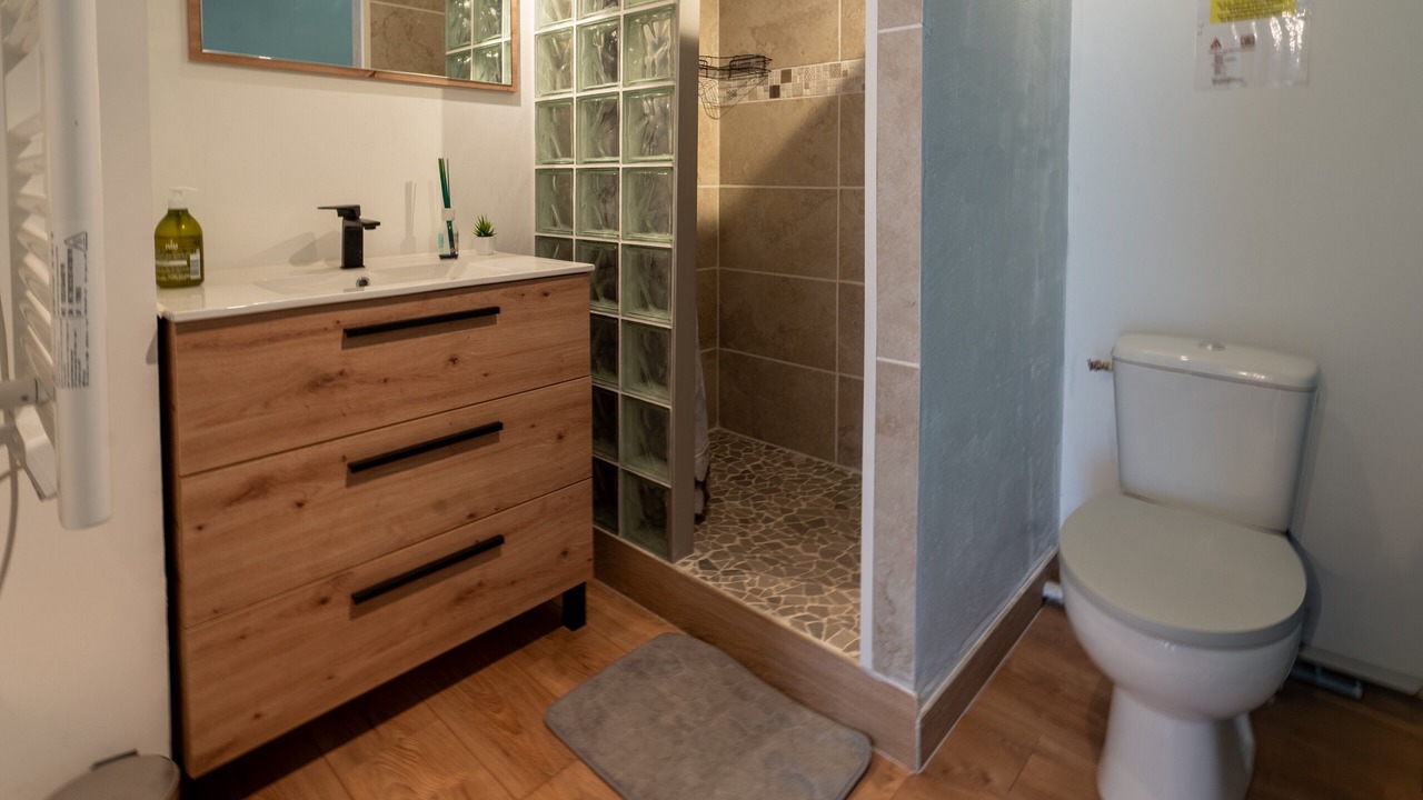 Photo of Bathroom in Loriol-du-Comtat