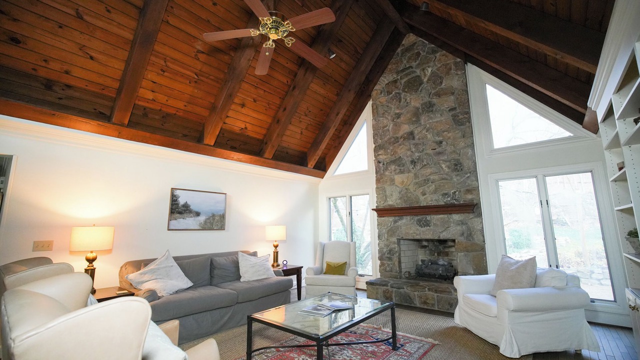 Photo of Livingroom in Brownsboro