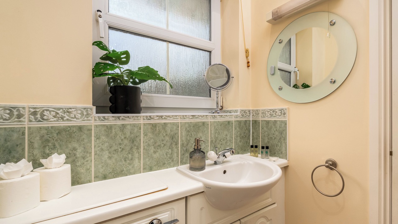 Photo of Bathroom in Berkhamsted