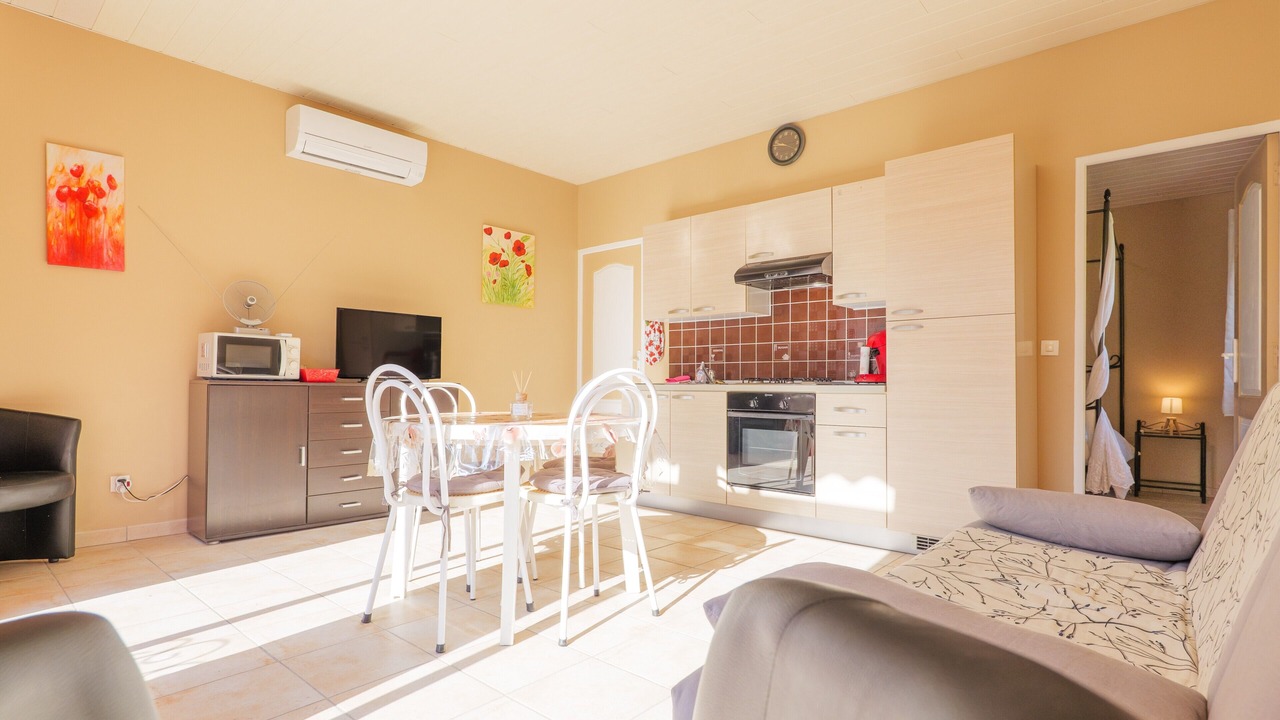 Photo of Livingroom in Pradons