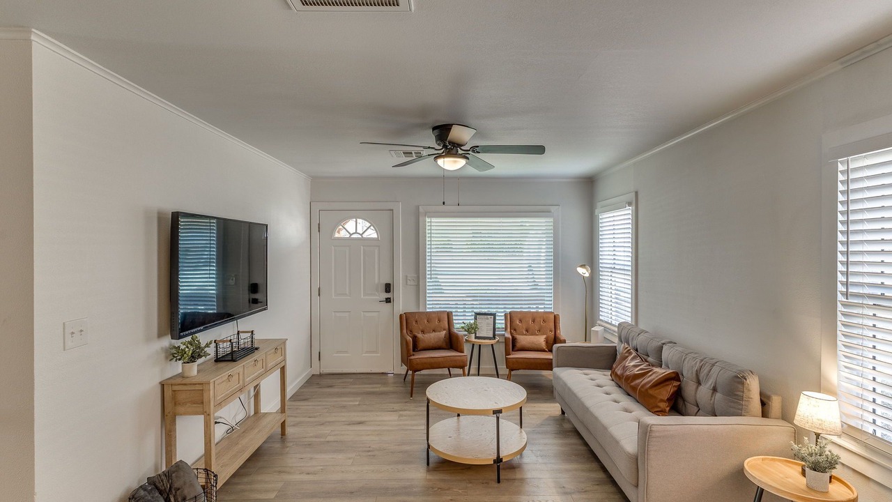 Photo of Livingroom in Owasso