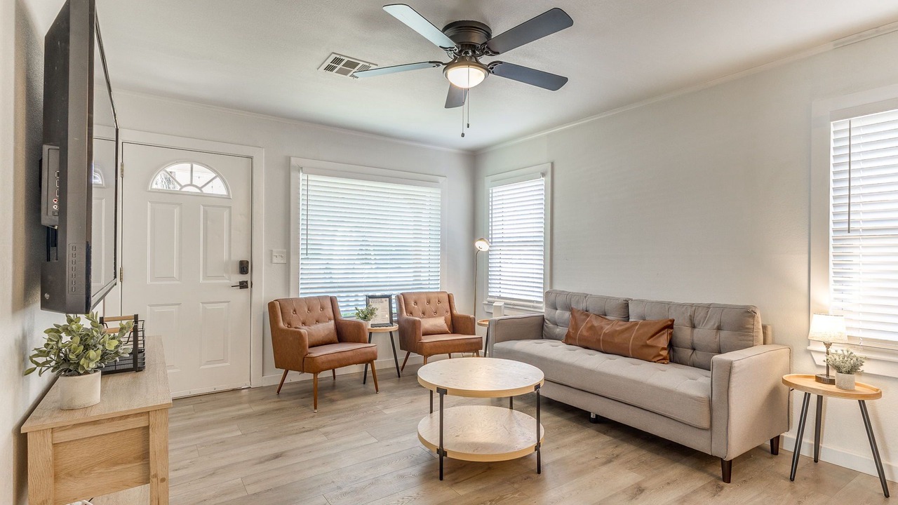 Photo of Livingroom in Owasso