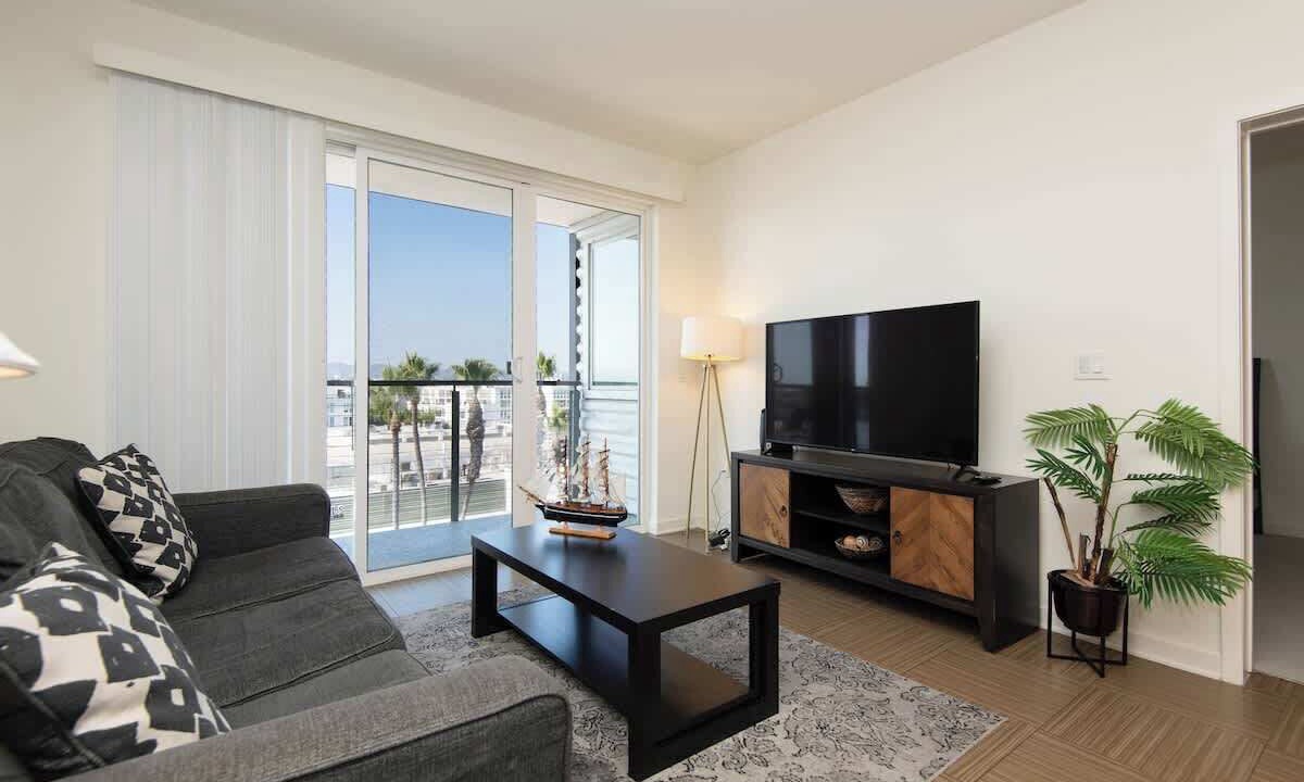 Photo of Livingroom in Del Rey