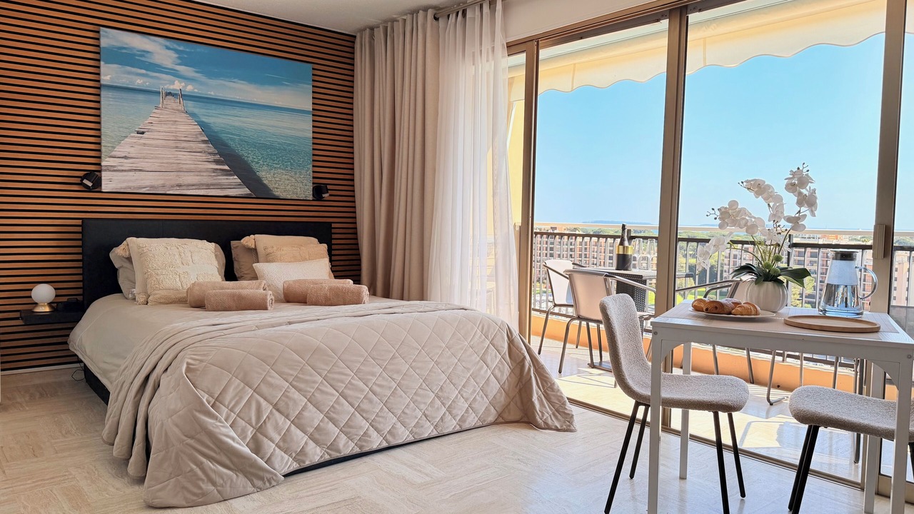 Photo of Livingroom in Mandelieu-La-Napoule