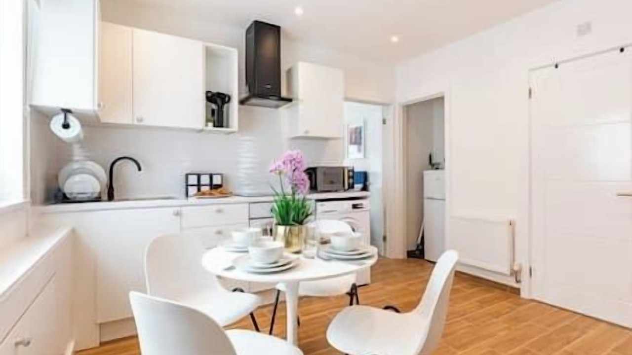 Photo of Others in Plumstead