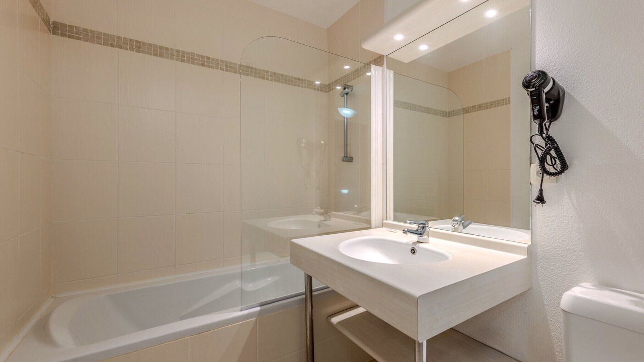 Photo of Bathroom in Plougonvelin