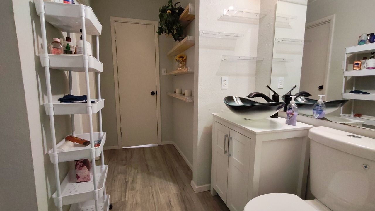 Photo of Bathroom in Mount Houston