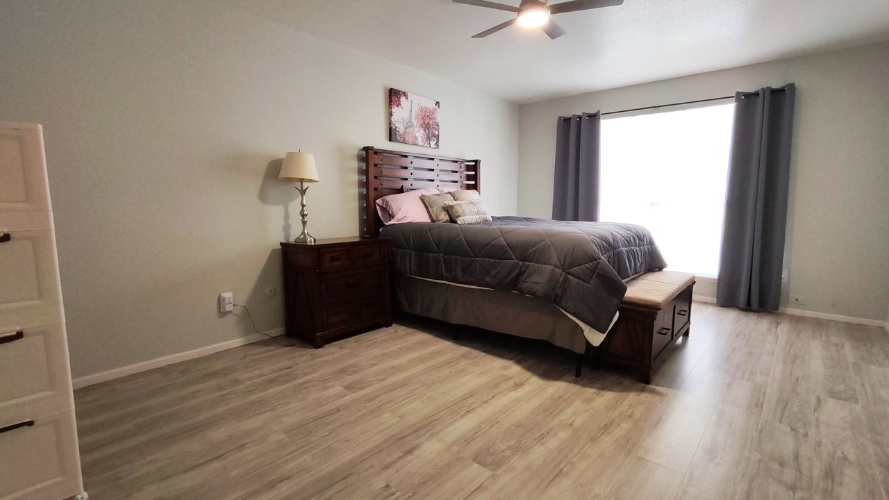 Photo of Bedroom in Mount Houston