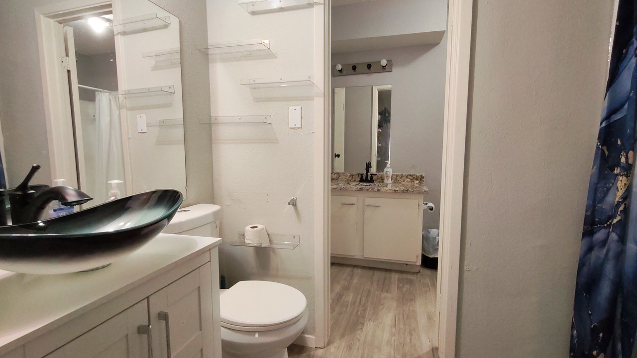 Photo of Bathroom in Mount Houston