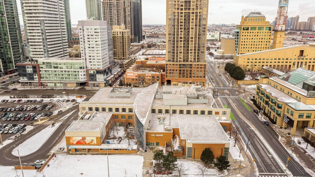 Photo of Outdoor in Downtown Mississauga