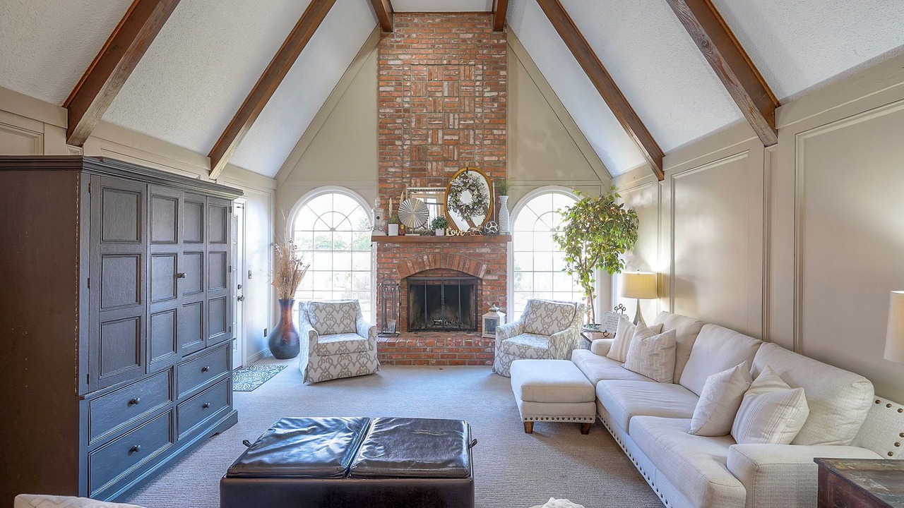 Photo of Livingroom in Prairie Village