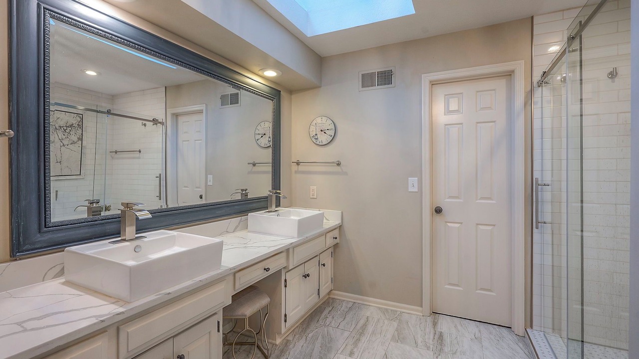 Photo of Bathroom in Prairie Village