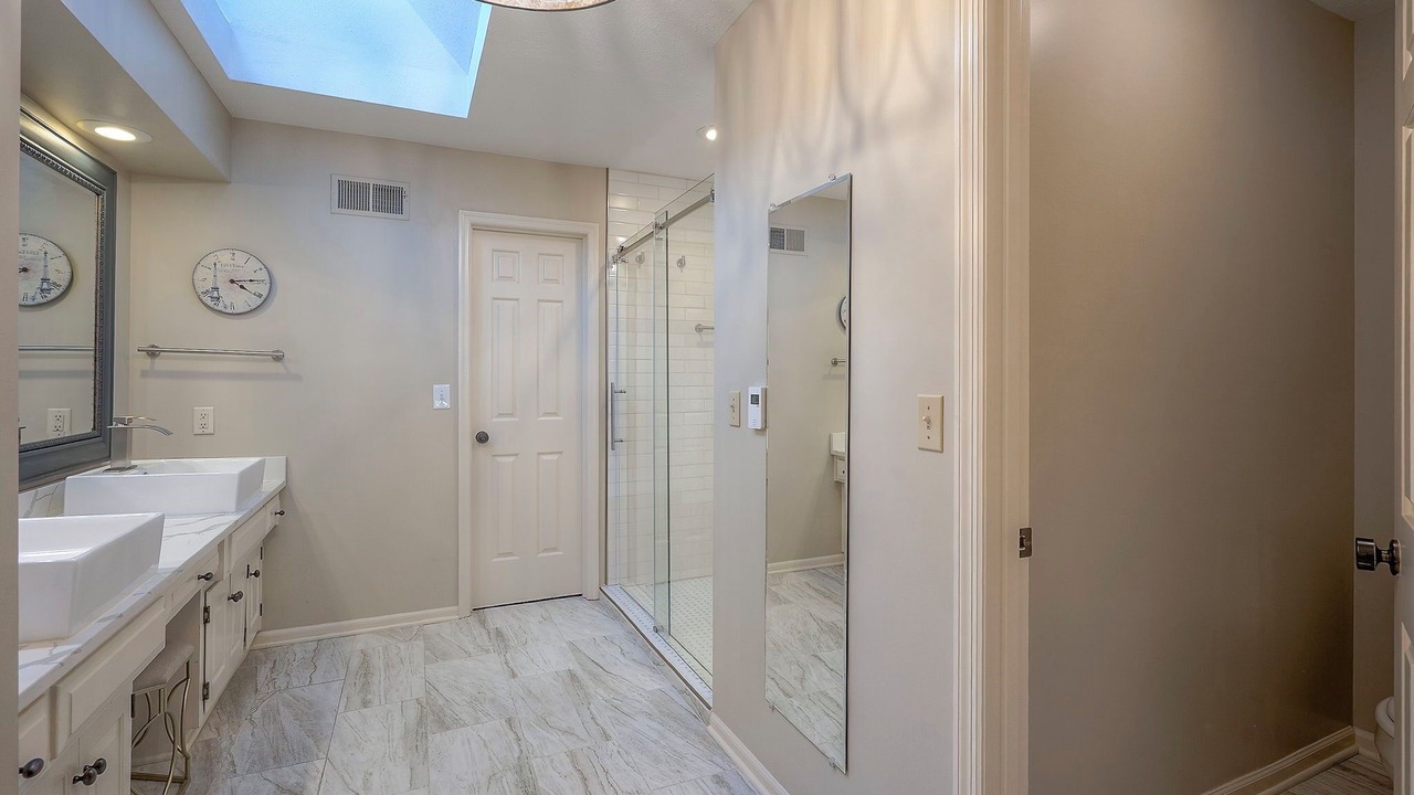 Photo of Bathroom in Prairie Village