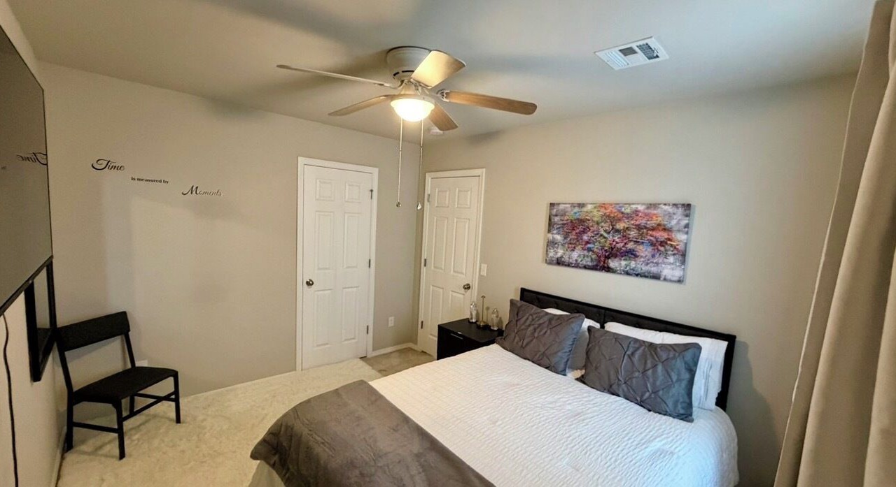 Photo of Bedroom in Noble