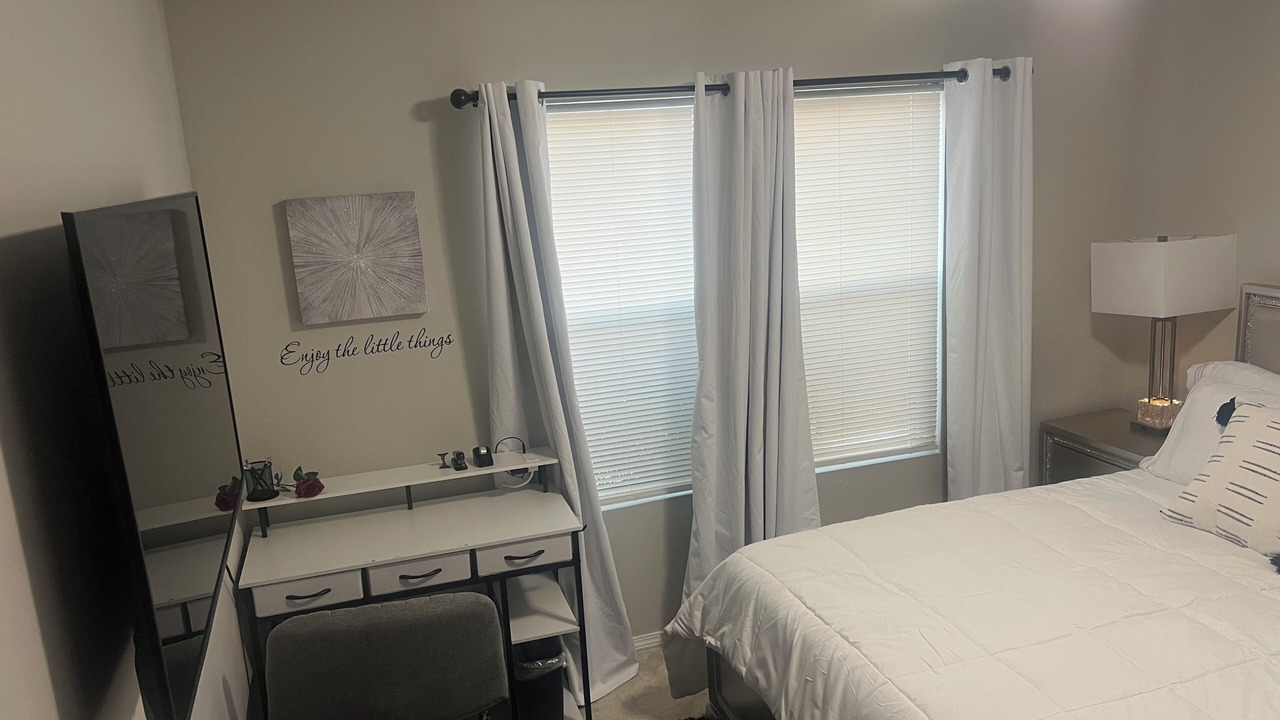 Photo of Bedroom in Noble