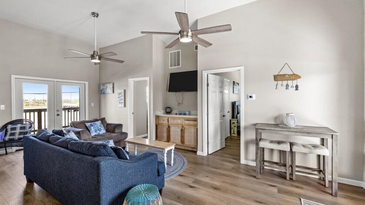 Photo of Bedroom in Bermuda Beach