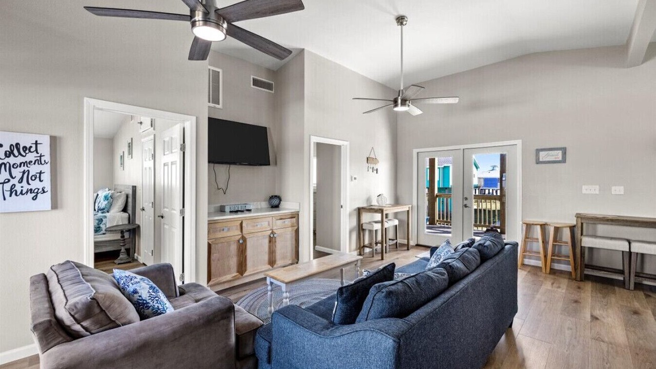 Photo of Bedroom in Bermuda Beach