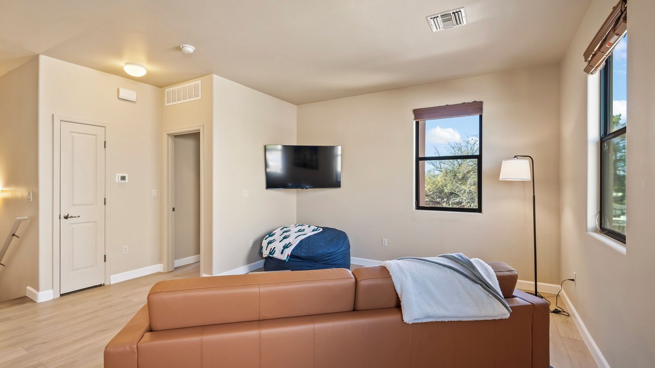 Photo of Livingroom in Midtown