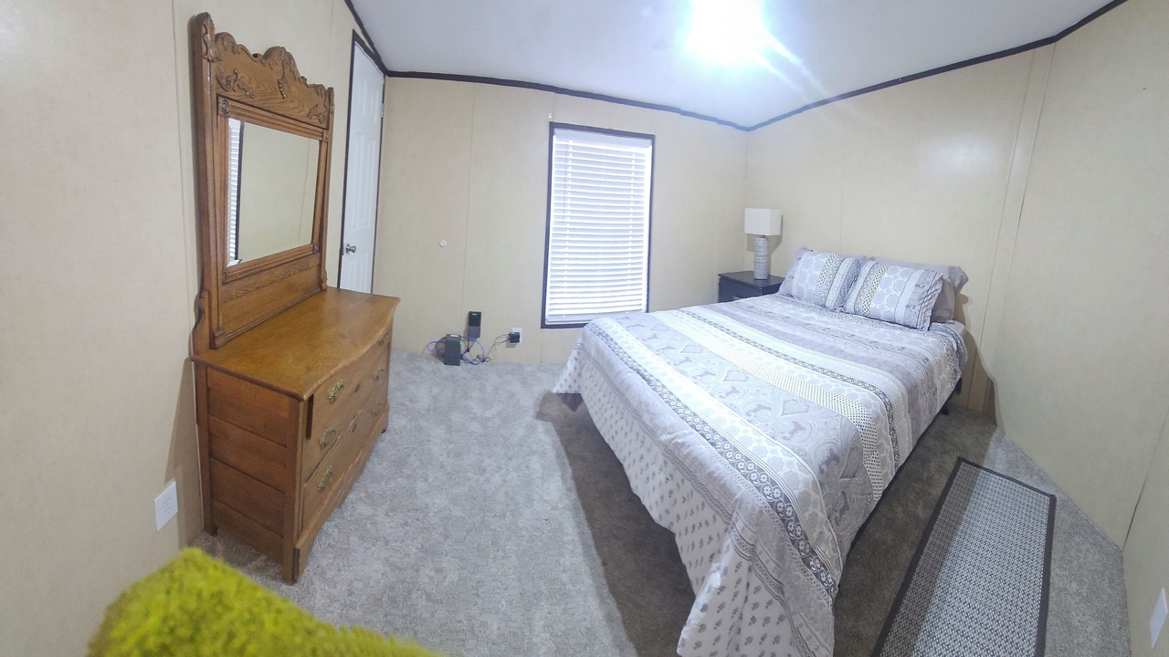 Photo of Bedroom in Iraan