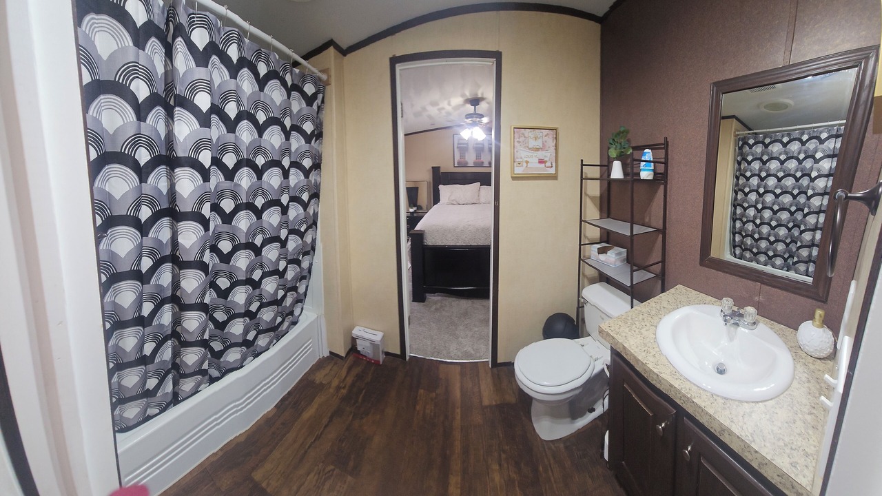 Photo of Bathroom in Iraan