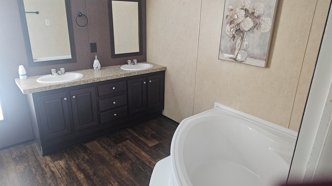 Photo of Bathroom in Iraan