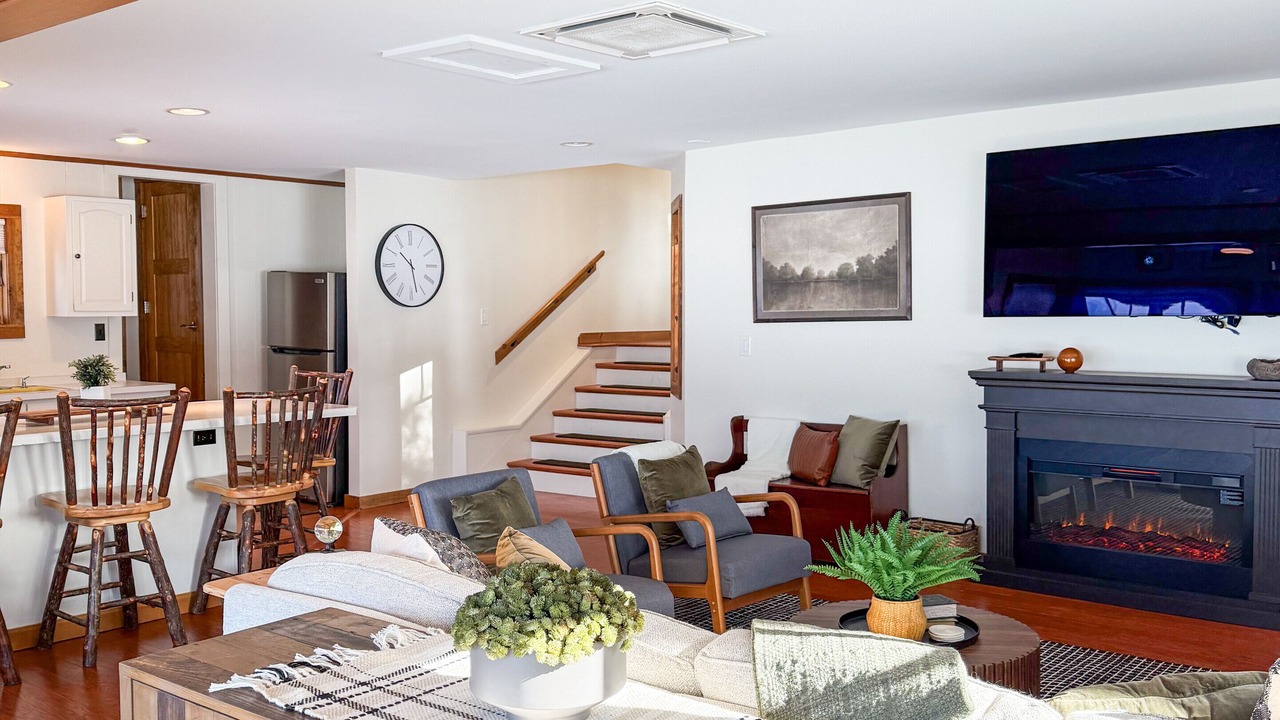 Photo of Livingroom in Pilot Knob