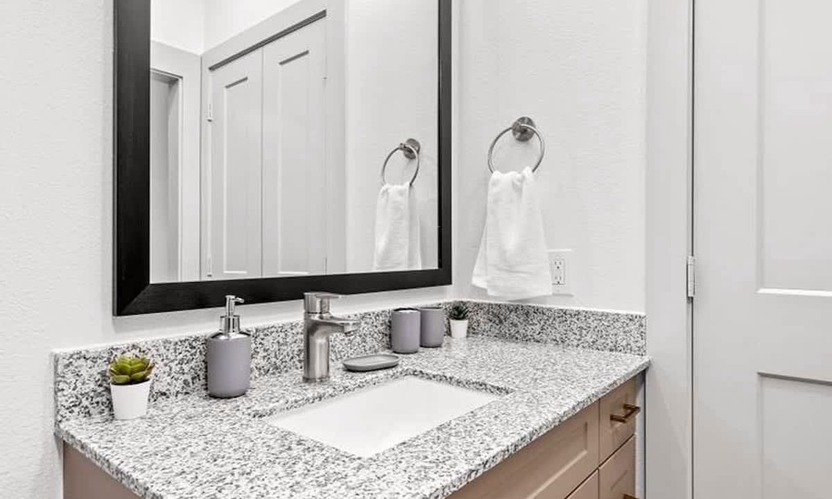 Photo of Bathroom in Scofield Farms