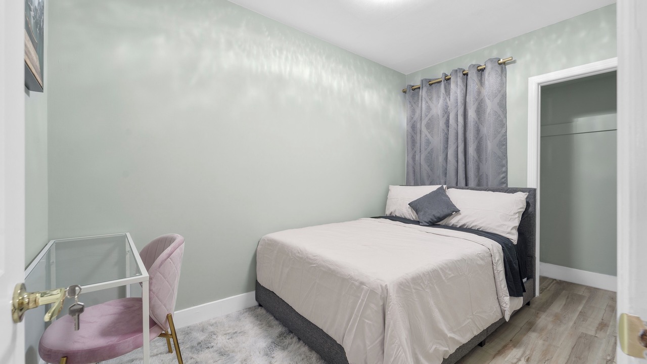 Photo of Bedroom in Woodbine Heights