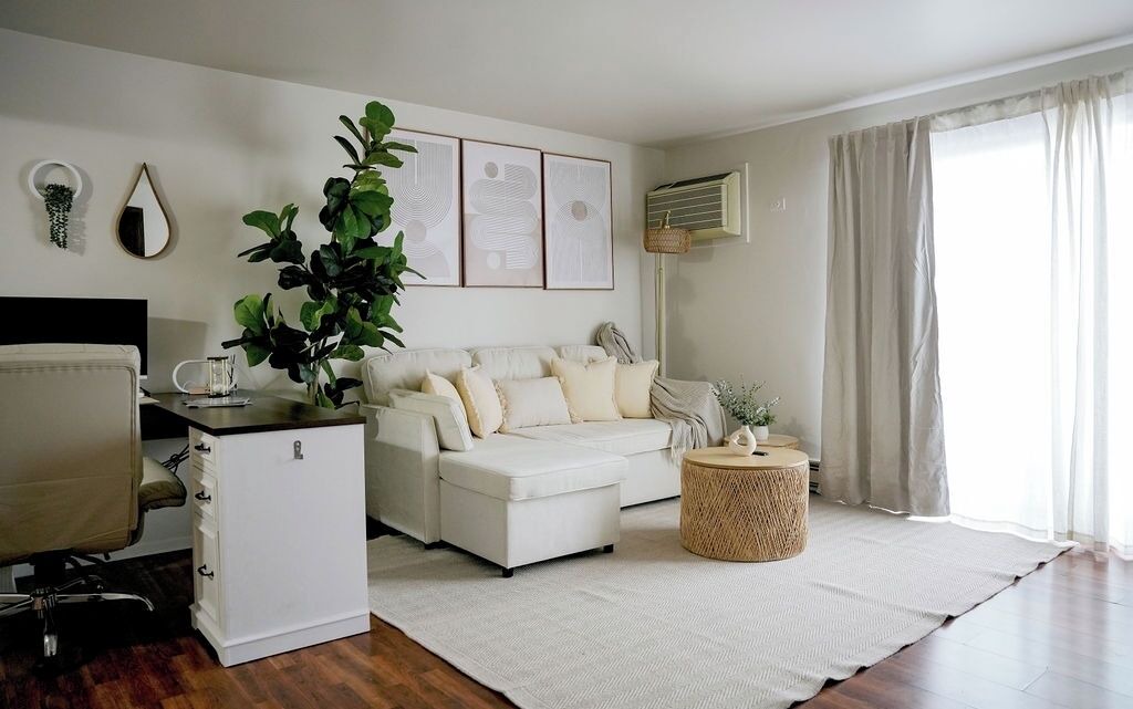 Photo of Livingroom in O'Hare