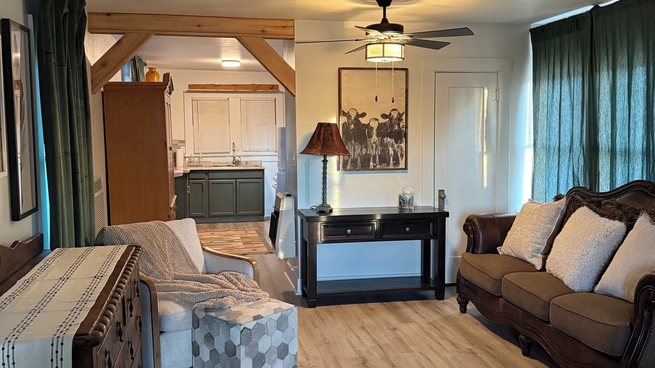 Photo of Livingroom in Clarendon