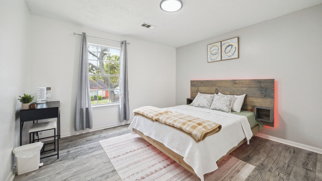 Photo of Bedroom in Mission Bend