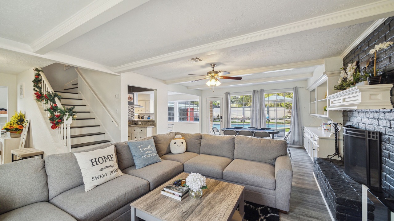 Photo of Livingroom in Mission Bend
