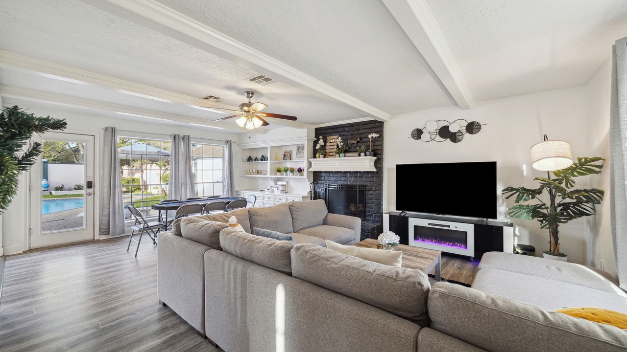 Photo of Livingroom in Mission Bend
