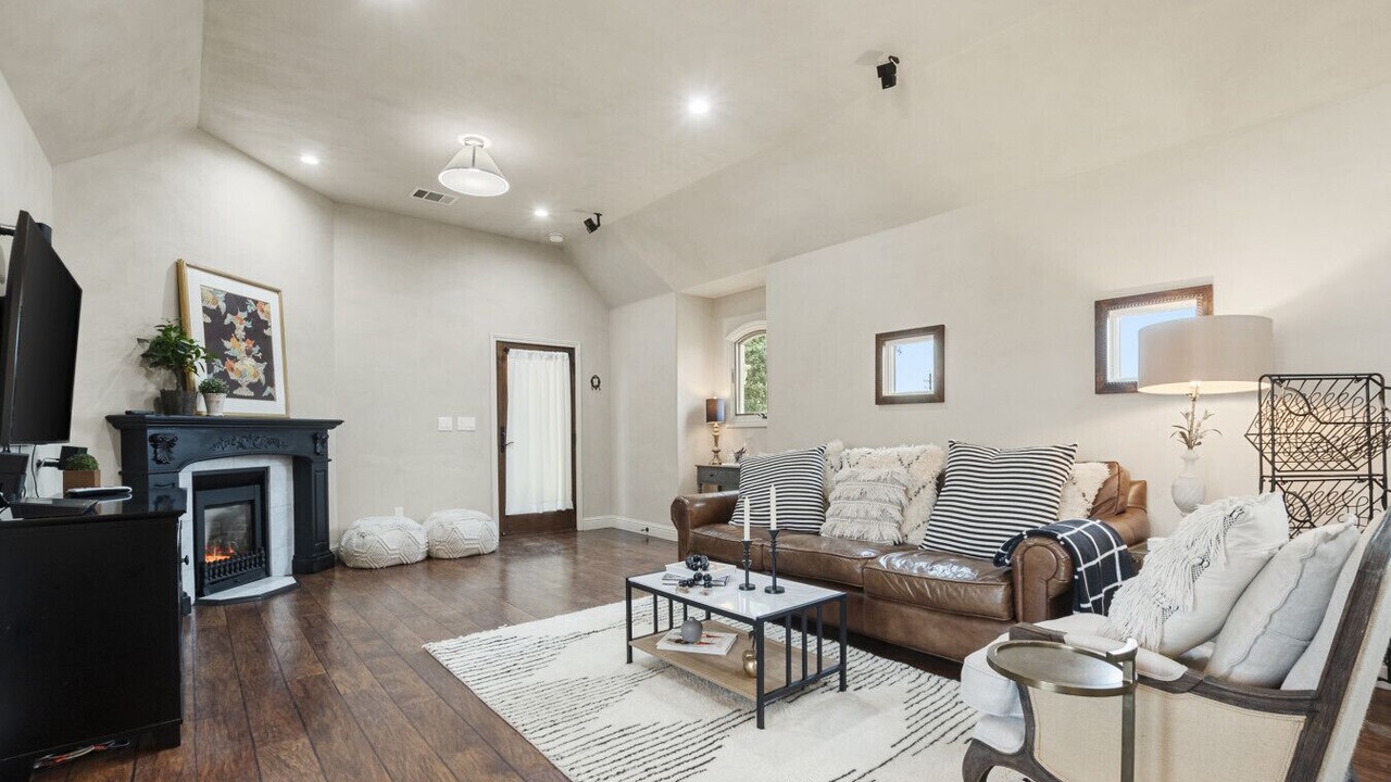 Photo of Livingroom in Napa