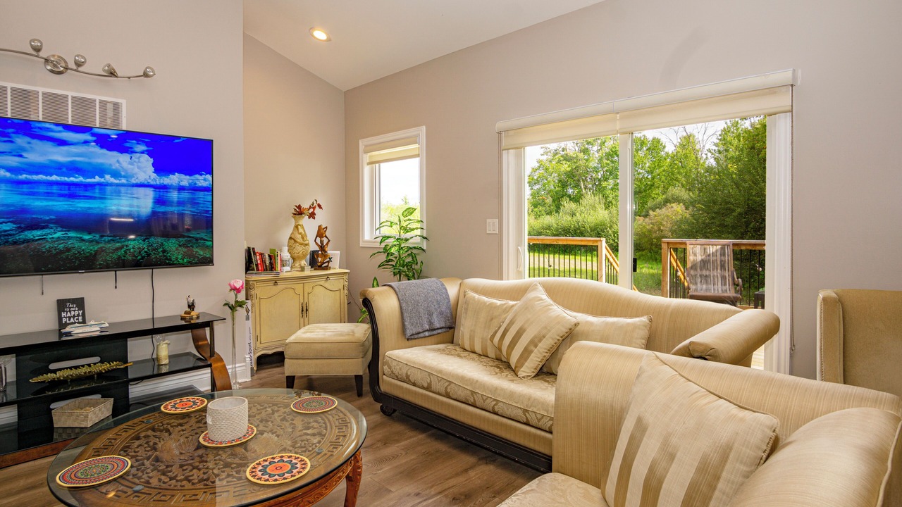 Photo of Livingroom in Fort Erie