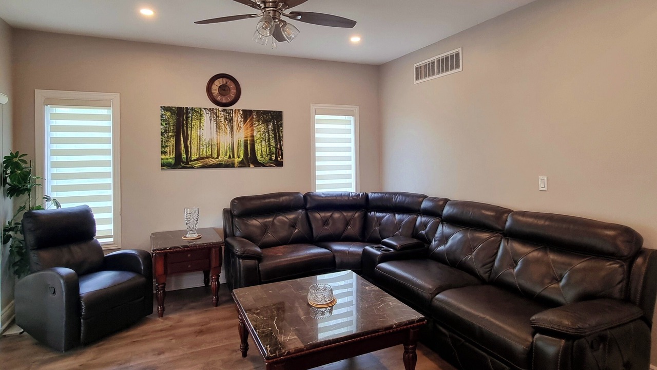 Photo of Livingroom in Fort Erie