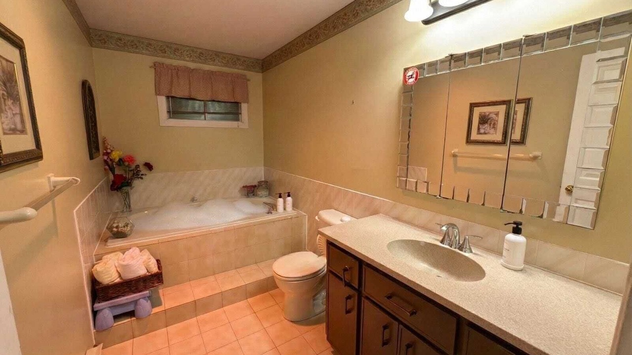 Photo of Bathroom in Vaudreuil